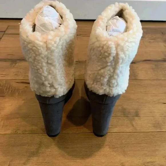 Shoe Dazzle Cameron Sherpa Bootie - Picture 3 of 5